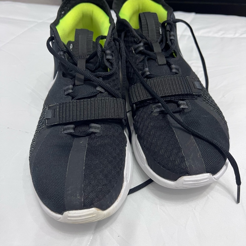 Nike - Picture 2 of 5
